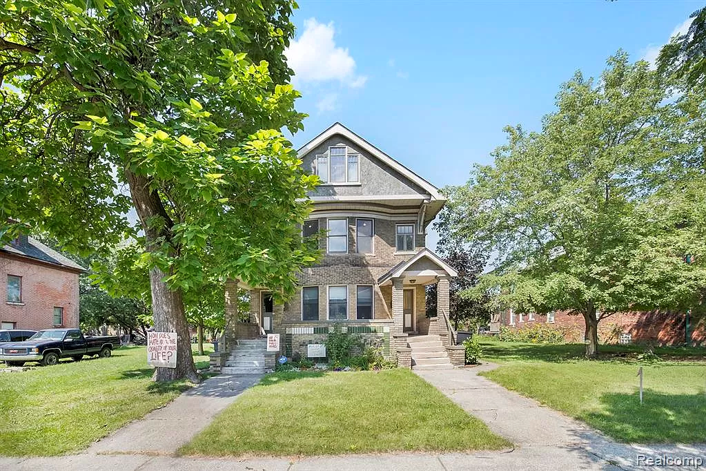 : A beautiful single-family residence along E Kirby St., Detroit